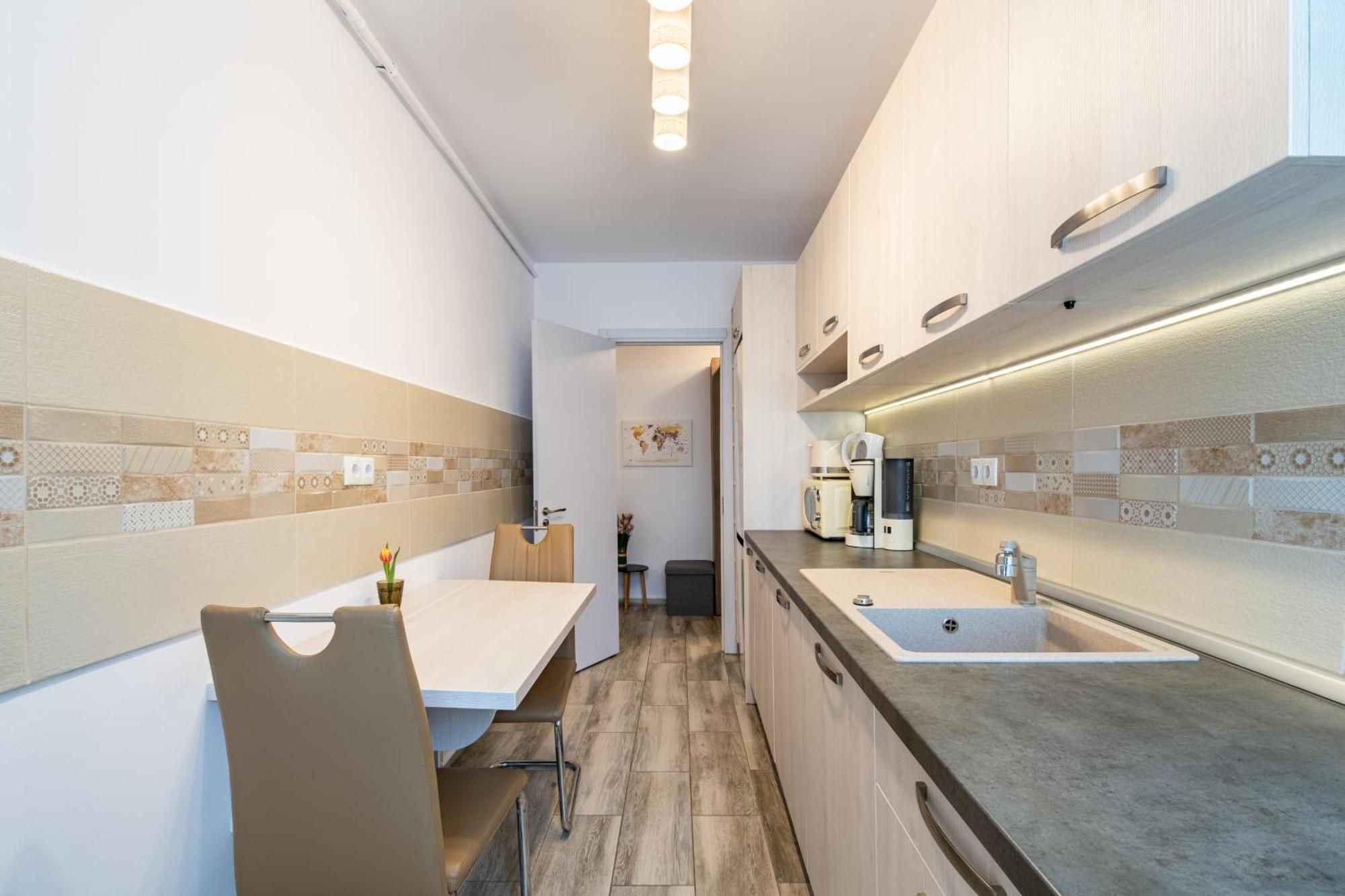 Springhome - Cozy With Balcony & Parking Braşov