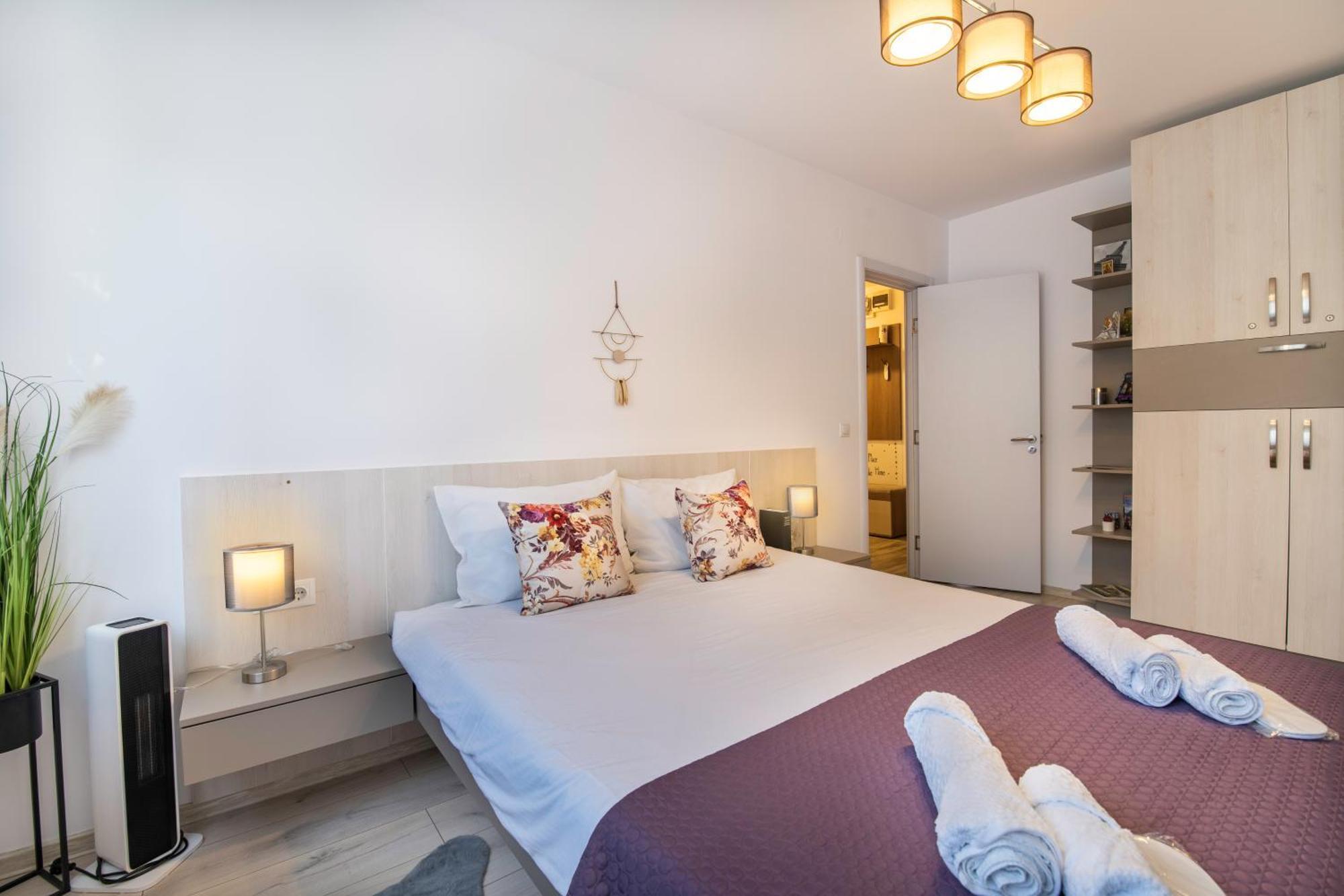 Springhome - Cozy With Balcony & Parking * Braşov