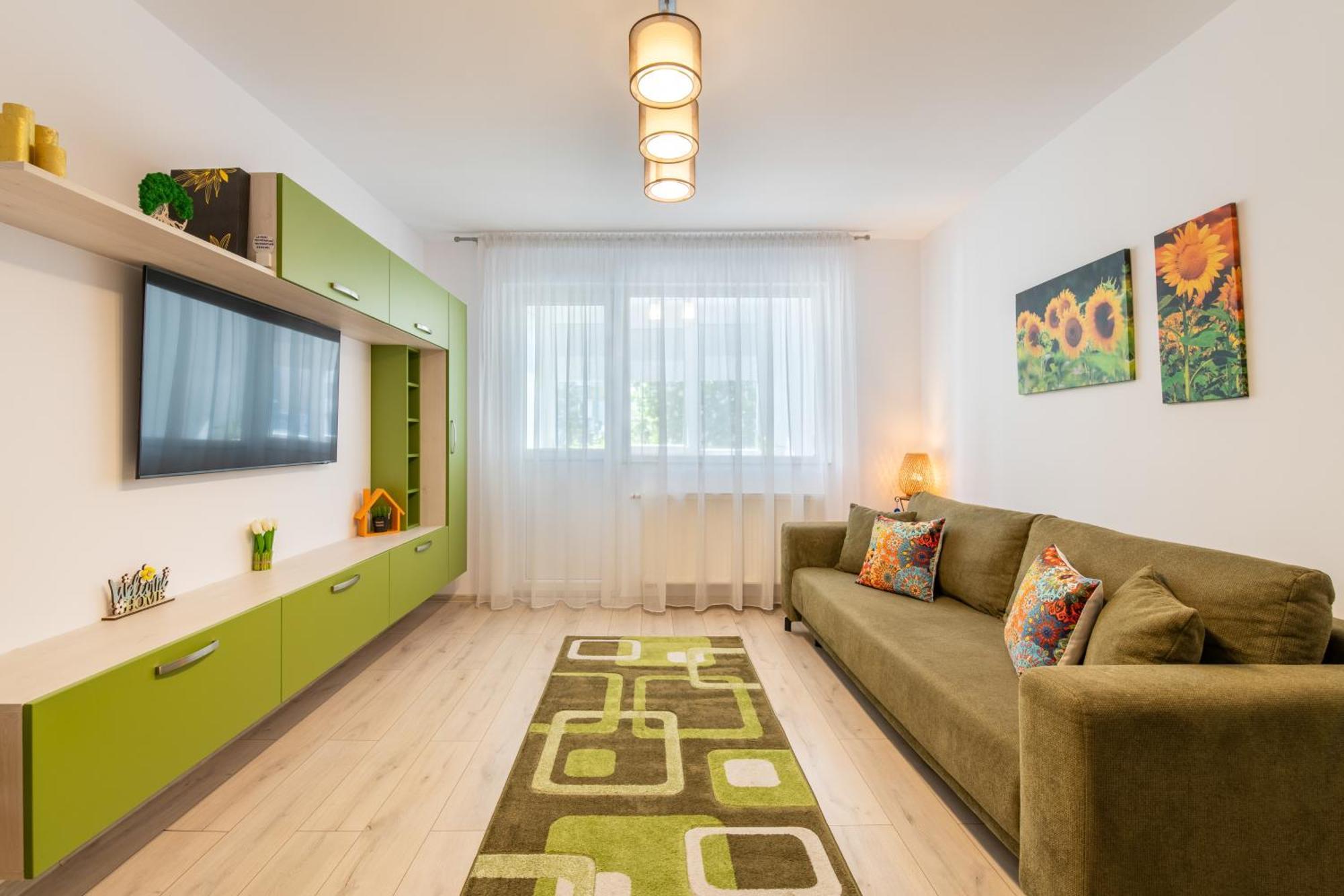 Springhome - Cozy With Balcony & Parking